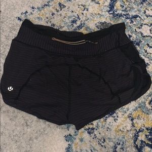 Size 2 black lulu Lemmon shorts
